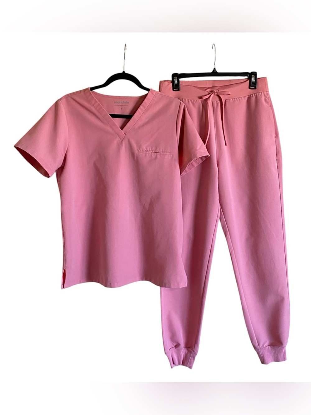 Women’s MANDALA Pink Scrub Set Top & Jogger Pants M